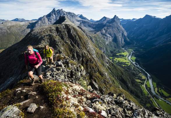 Guidet tur over Romsdalseggen