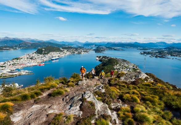 Hiking trip to Sukkertoppen - the Sugar Top (314 m)