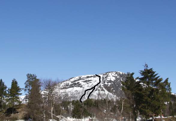 Randonee skiing to Vråstøylsfjellet