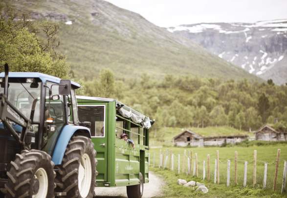 Tractor Safari - Visit Waterfalls