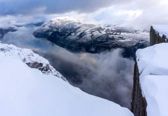Preikestolen Guided Winter / Spring Hike Sunset Hike & Fjord Cruise (premium day-trip)