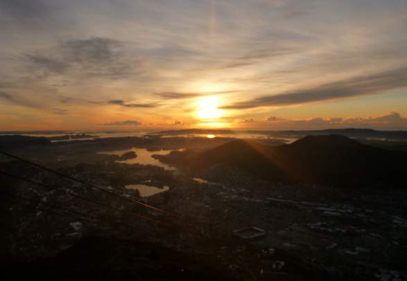 The classic Bergen ‘Vidden’ hike from Mt Ulriken to Mt Fløyen