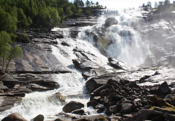 Skrøyvstadfossen Waterfall