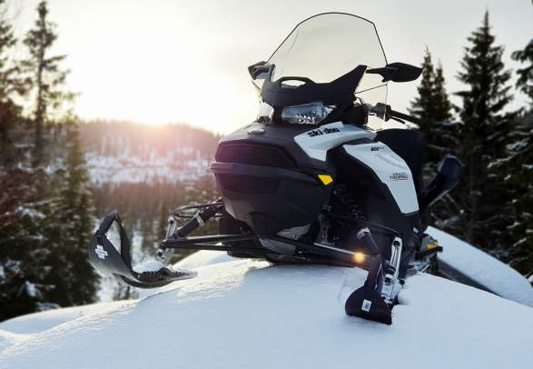 Snøscooterutleie på Groven Camping