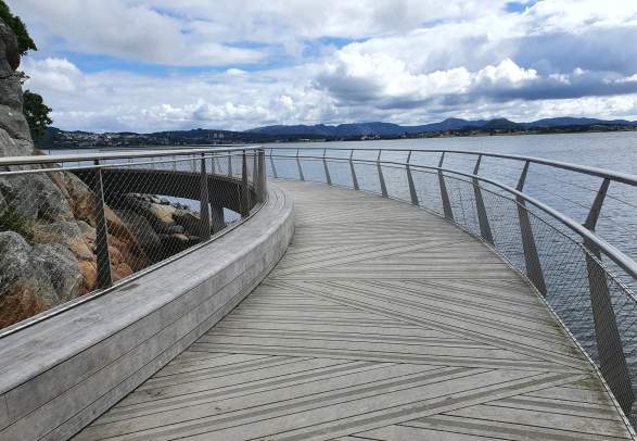 Walking path along Hafrsfjord
