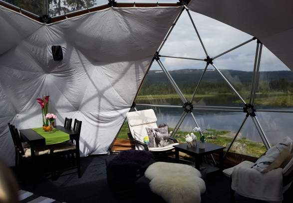 Arctic Dome | Glamping i Åstdalen