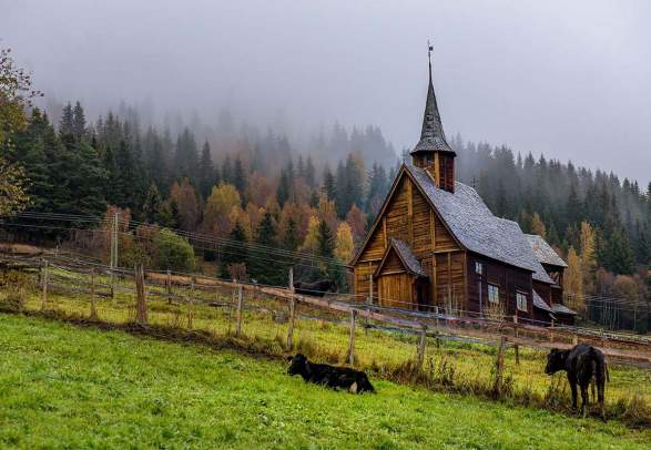 Lomen Stave Church