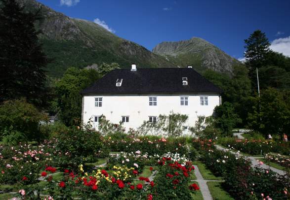 Baroniet Rosendal manorhouse and gardens