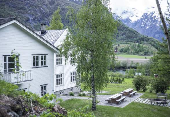 Romsdalseggen & El-sykkel til Trollstigen med Hotel Aak