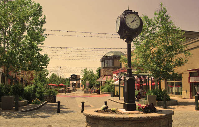 shops at riverwoods