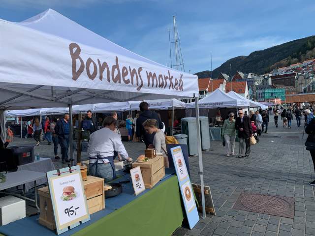 Bunnpris Torghallen: Din lokale matbutikk i hjertet av byen () Bunnpris Torghallen: Din lokale matbutikk i hjertet av byen