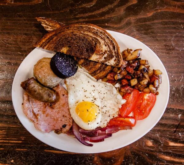 7 Can T Miss Restaurants In Fort Wayne Indiana Visit Irish Breakfast J K O Donnell S Fort Wayne Brunch