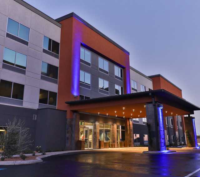 Holiday Inn Express & Suites Henderson South - Boulder City