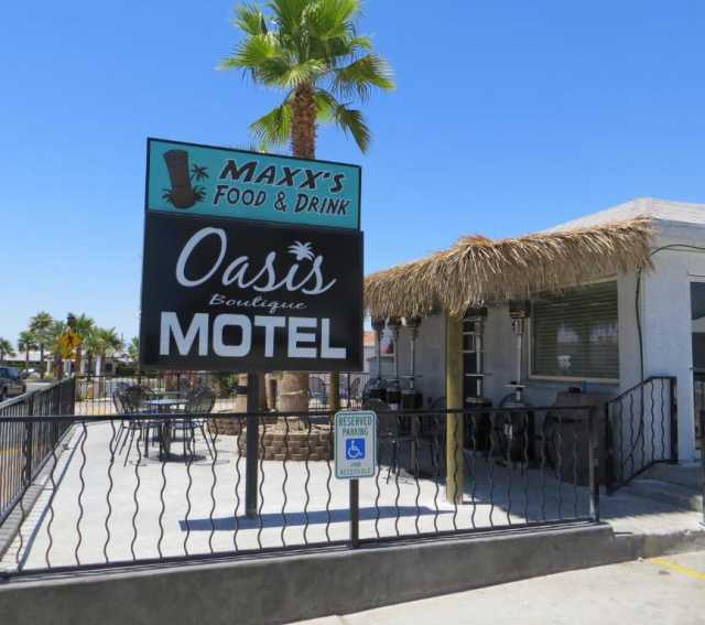 Oasis Boutique Motel Exterior