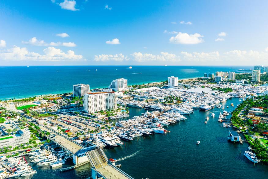 Fort Lauderdale Boat Show Christmas 2021