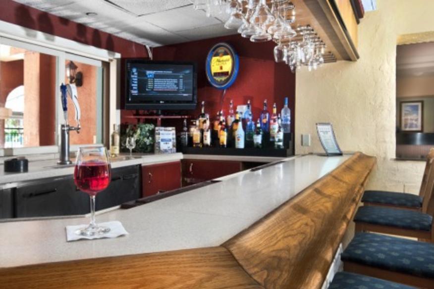 BEST WESTERN PLUS DEERFIELD BEACH HOTEL & SUITES ...