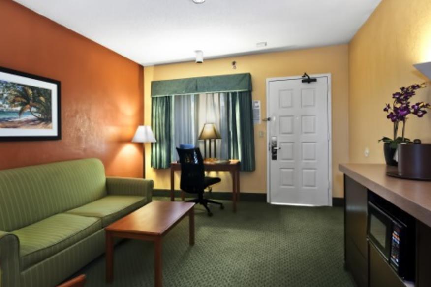 BEST WESTERN PLUS DEERFIELD BEACH HOTEL & SUITES ...