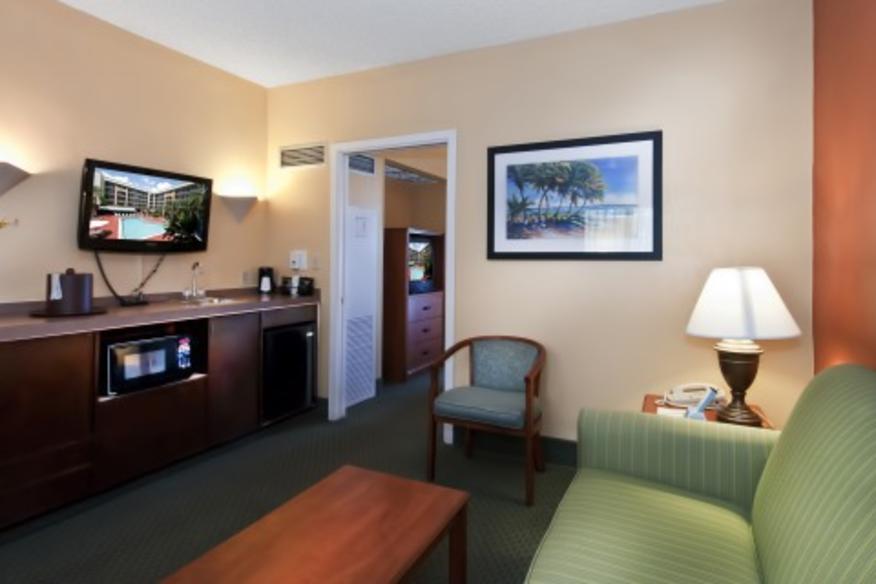 BEST WESTERN PLUS DEERFIELD BEACH HOTEL & SUITES ...