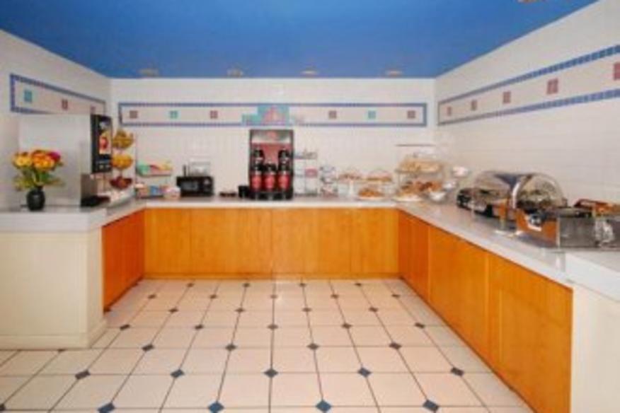 QUALITY SUITES DEERFIELD BEACH HOTEL Deerfield Beach, FL 33442