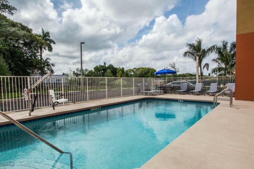 COMFORT SUITES FORT LAUDERDALE AIRPORT SOUTH CRUISE PORT Dania