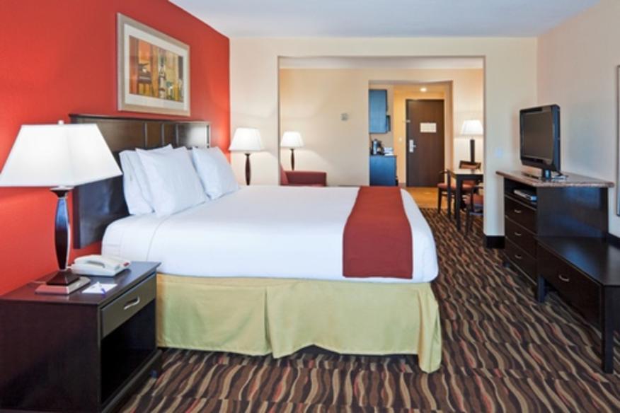 HOLIDAY INN EXPRESS HOTEL & SUITES-FT. LAUDERDALE AIR/SEA PORT