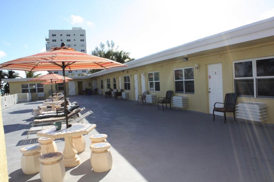 La Terrace 600 Plaza Motel Hollywood Fl 33019