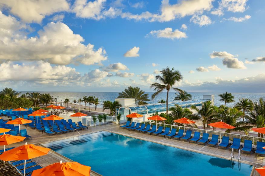 Waves Pool Bar Amp Grill Fort Lauderdale Fl 33304