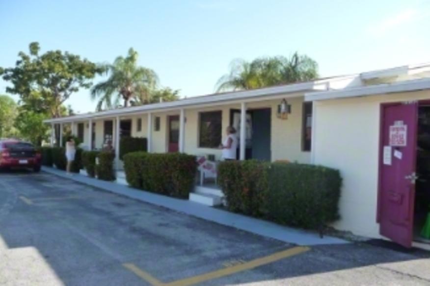Sharkey S Lodge Motel Dania Beach Fl 33004 4197