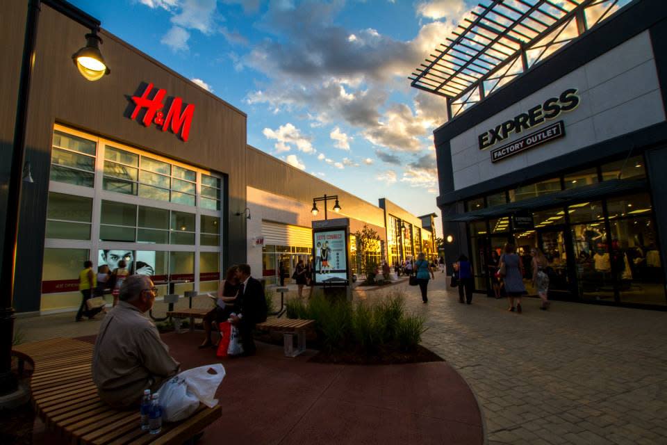 Asics outlet grand rapids on sale