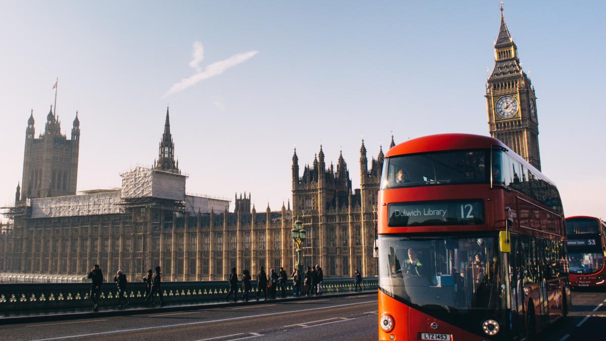Bus in London Photo by Aron Van de Pol on Unsplash