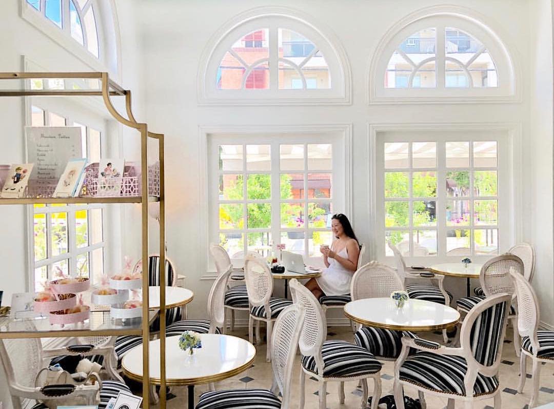 Houston S Most Instagram Worthy Restaurants Cafe Poetes