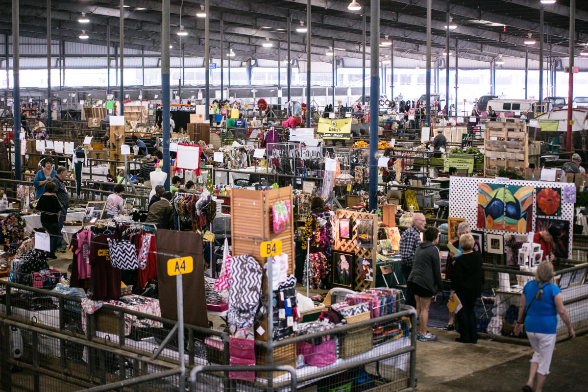 Holiday Shopping Markets in Lake Charles
