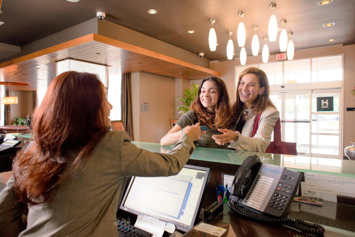 Shopping Hotel Check-In