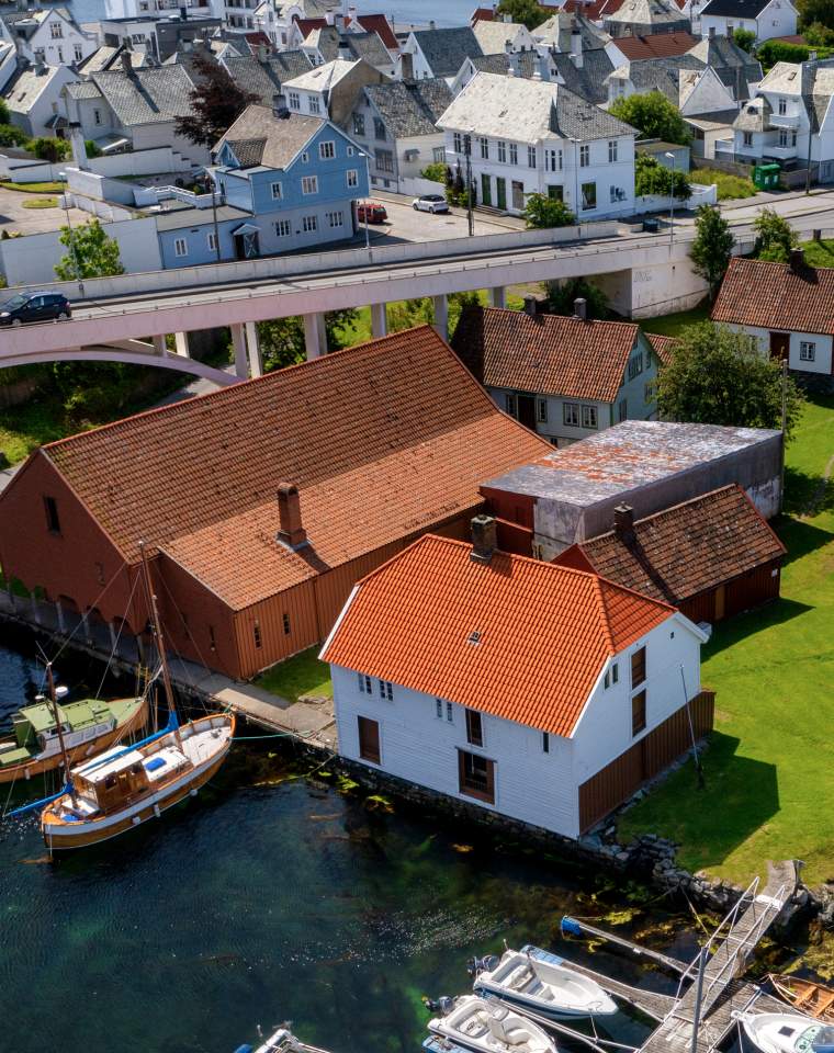 Bad Haugesund () Bad Haugesund