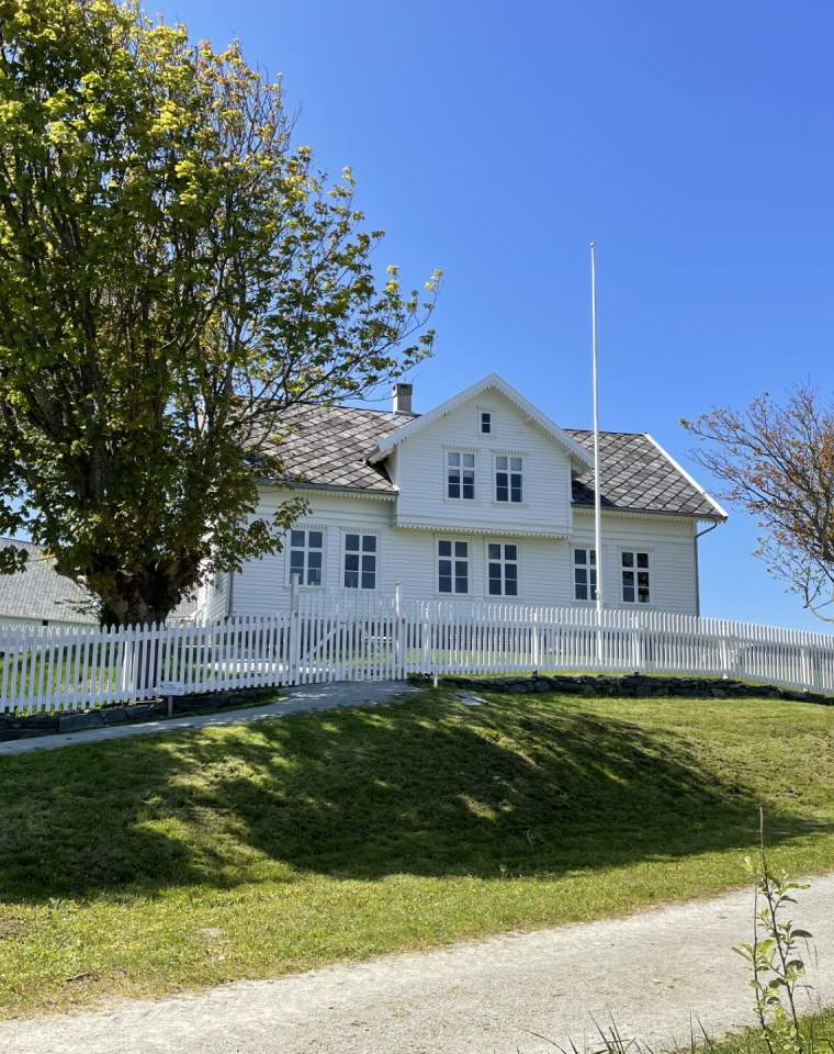 Bad Haugesund () Bad Haugesund
