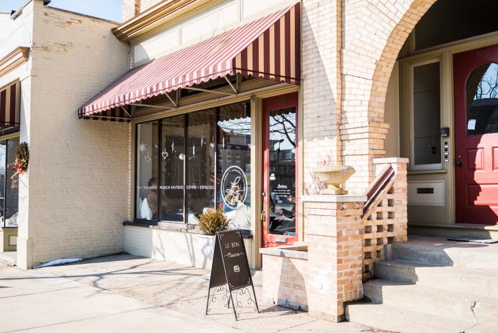 Le Bon Macaron Cafe
