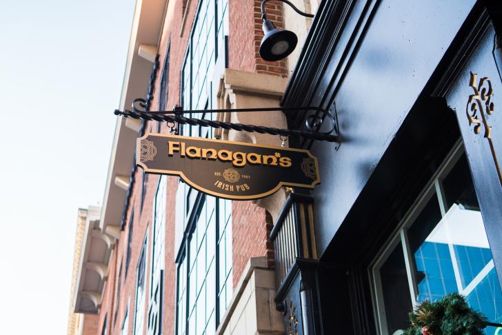 Flanagan's Irish Pub