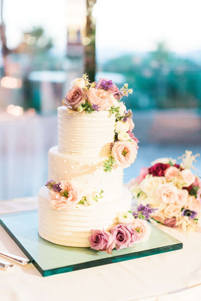 Red Rock Wedding Cake