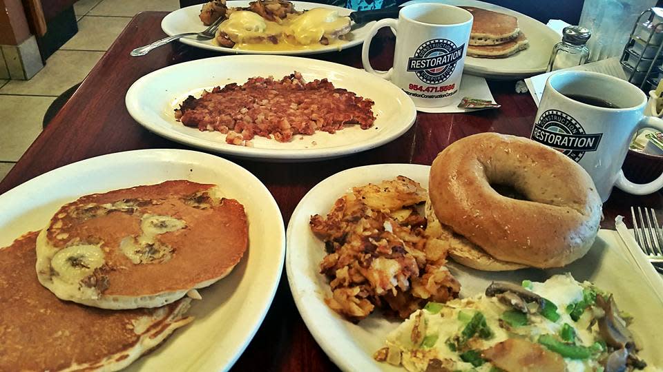 MOM'S KITCHEN Fort Lauderdale, FL 33308