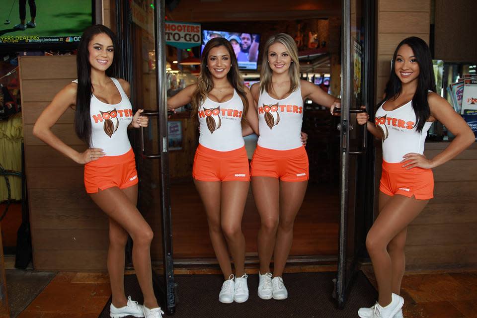 HOOTERS FORT LAUDERDALE Fort Lauderdale, FL 33309