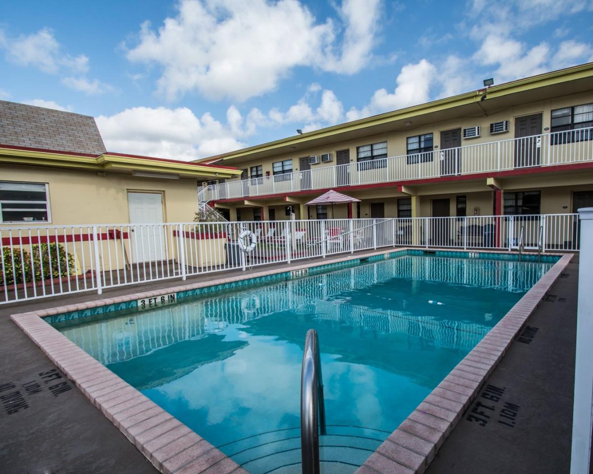Econo Lodge Hollywood Fl 33020 2883