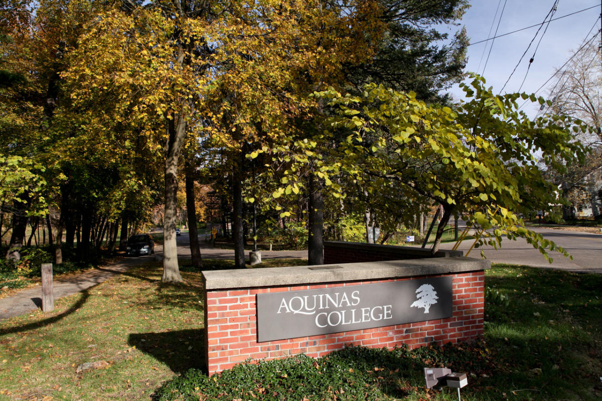 Aquinas College Colleges/Universities in Grand Rapids, MI