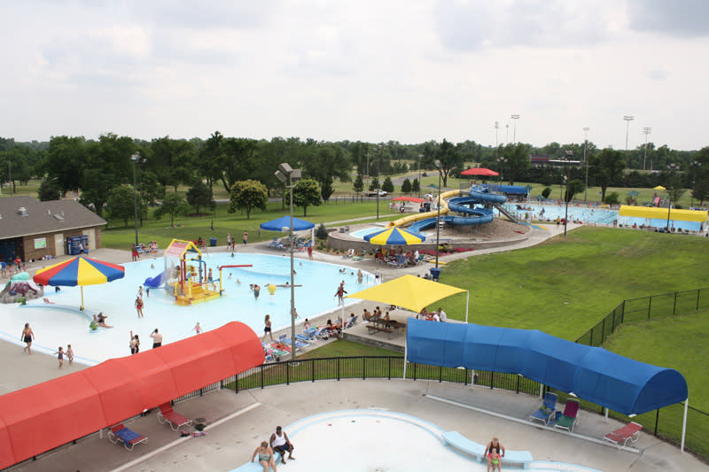 Salt City Splash Aquatic Center in Carey Park Hutchinson, KS 67501
