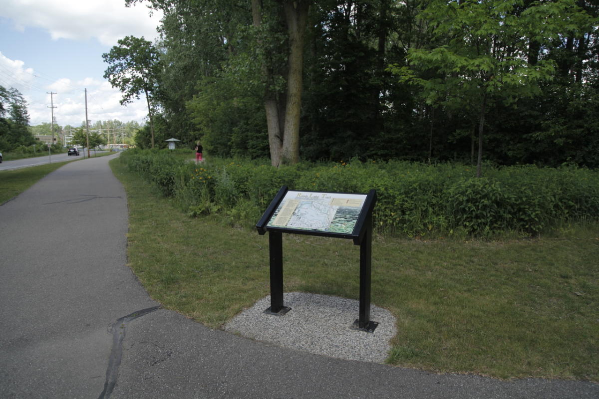 Reeds Lake Trail Parks in East Grand Rapids, MI