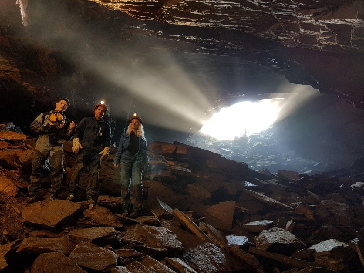 Guided cave tour in Setergrotta an exciting adventure (copy