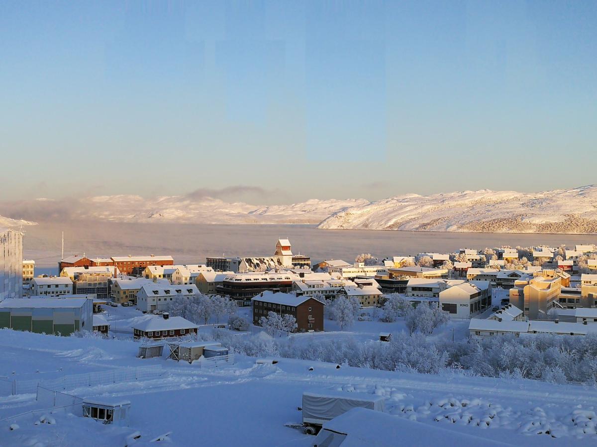 Kirkenes sightseeing und Russische Grenze Privat Tour Buildings