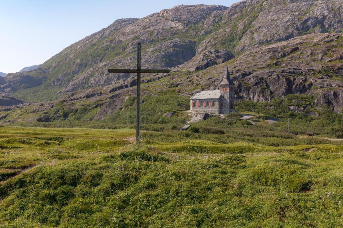 Visit the Russian border and King Oscar II Chapel, Varanger