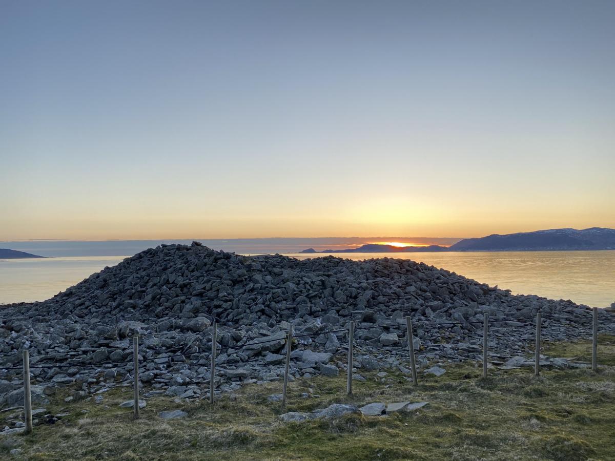 The burial mounds in Botnane | Buildings & Monuments | Svelgen | Norway