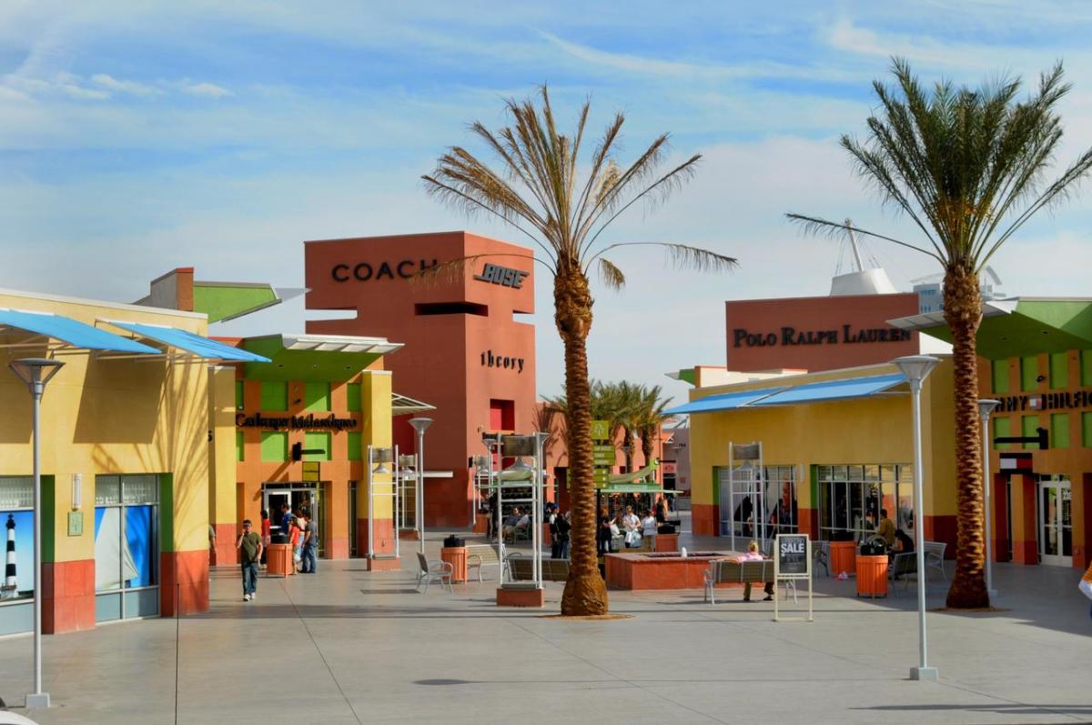 Food Court at Las Vegas North Premium Outlets® - A Shopping Center in Las  Vegas, NV - A Simon Property
