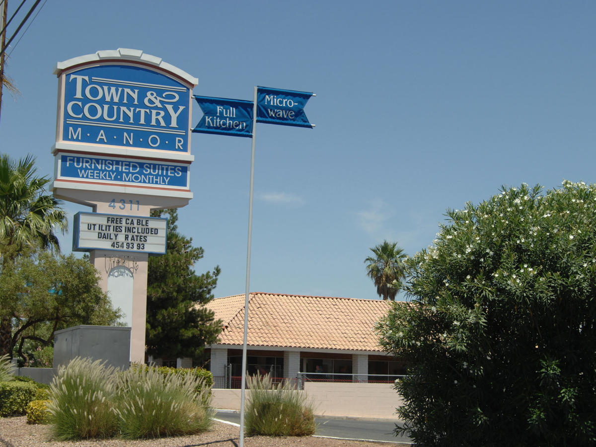 Town And Country Manor Las Vegas
